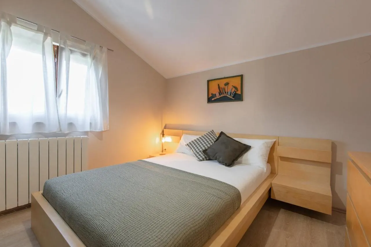 Apartments Morozin Krk Town 0*,